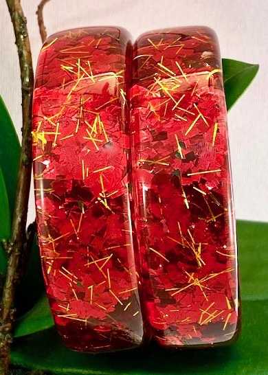 LG165 red confetti lucite bangles